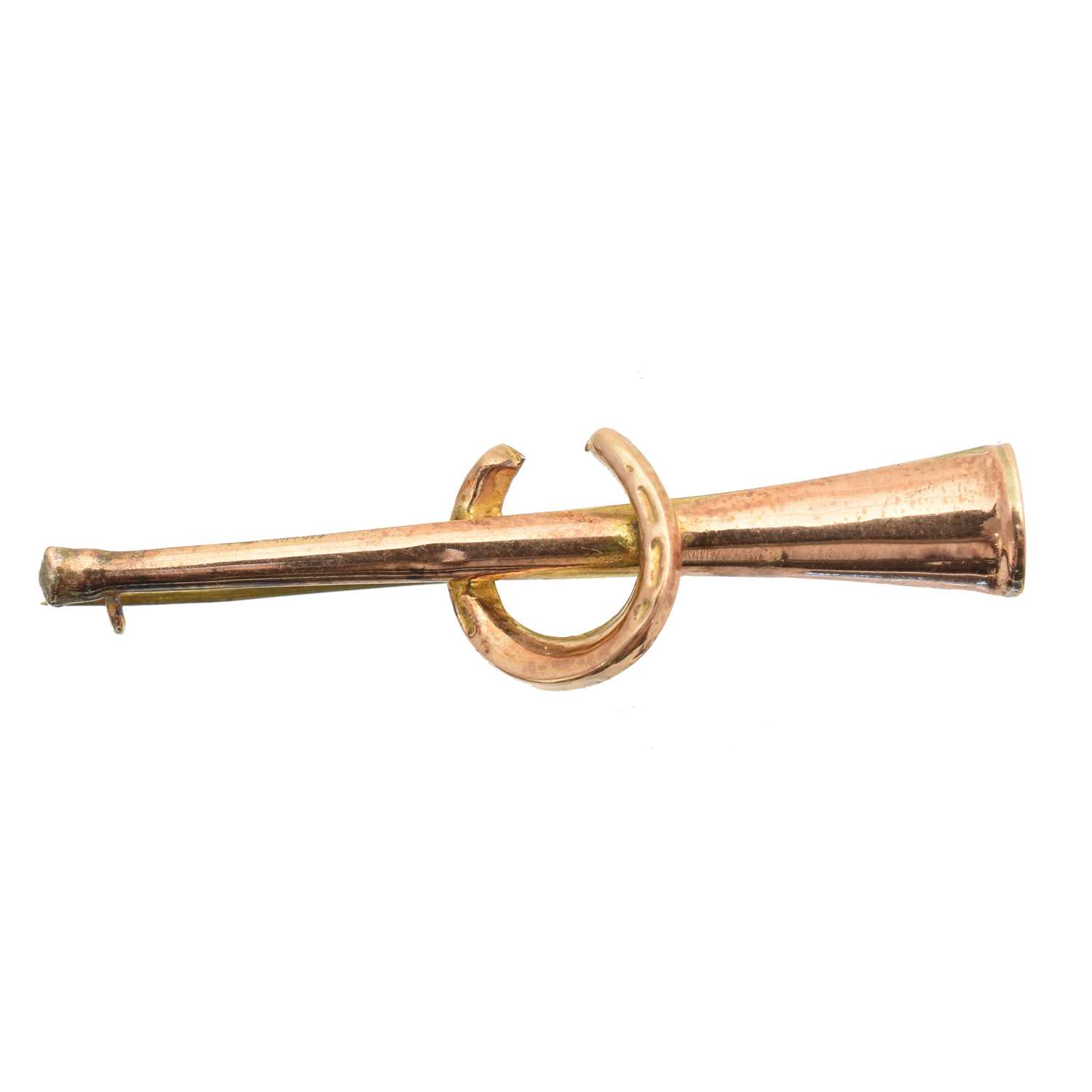 Lot 2 - An early 20th century hunting horn brooch