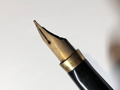 Lot 251 - An 18ct gold Parker pen