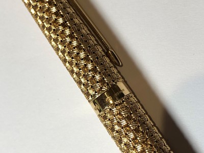 Lot 251 - An 18ct gold Parker pen