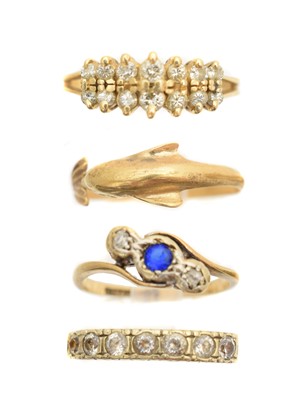 Lot 110A - A selection of rings