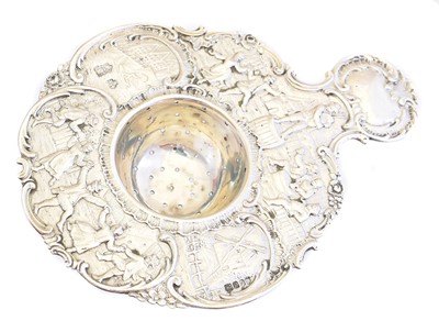 Lot 163 - A late 19th century continental silver tea strainer
