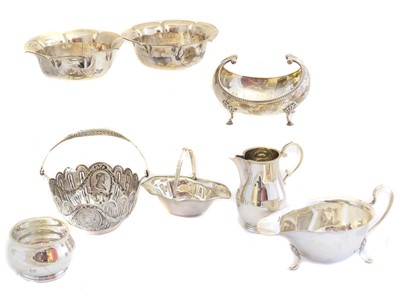 Lot 165 - A selection of silver