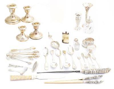 Lot 170 - A large selection of silver
