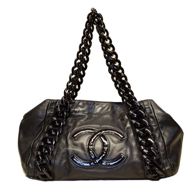 Lot 129 - A Chanel Front Logo Chain Tote Shoulder Bag