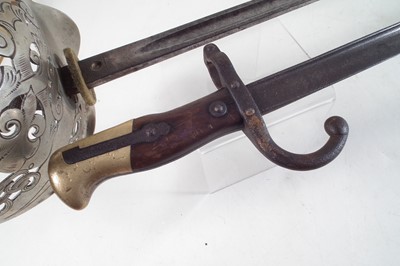 Lot 226 - 1897 pattern sword and a Gras rifle bayonet