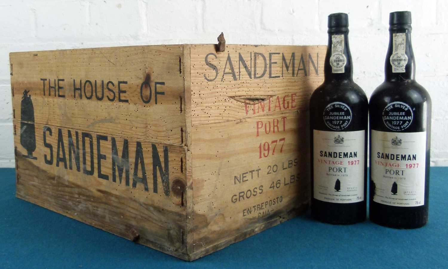 Lot 36 - 9 Bottles “The Silver Jubilee” Sandeman Vintage Port Vintage 1977