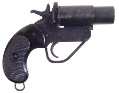 Lot 26 - British No.2 Mk V 1 inch signal pistol