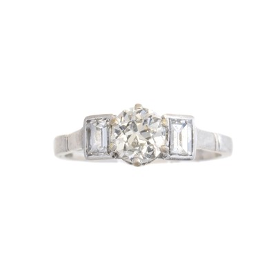 Lot 80 - A diamond single stone ring