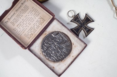 Lot 248 - Collection of cap badges and militaria