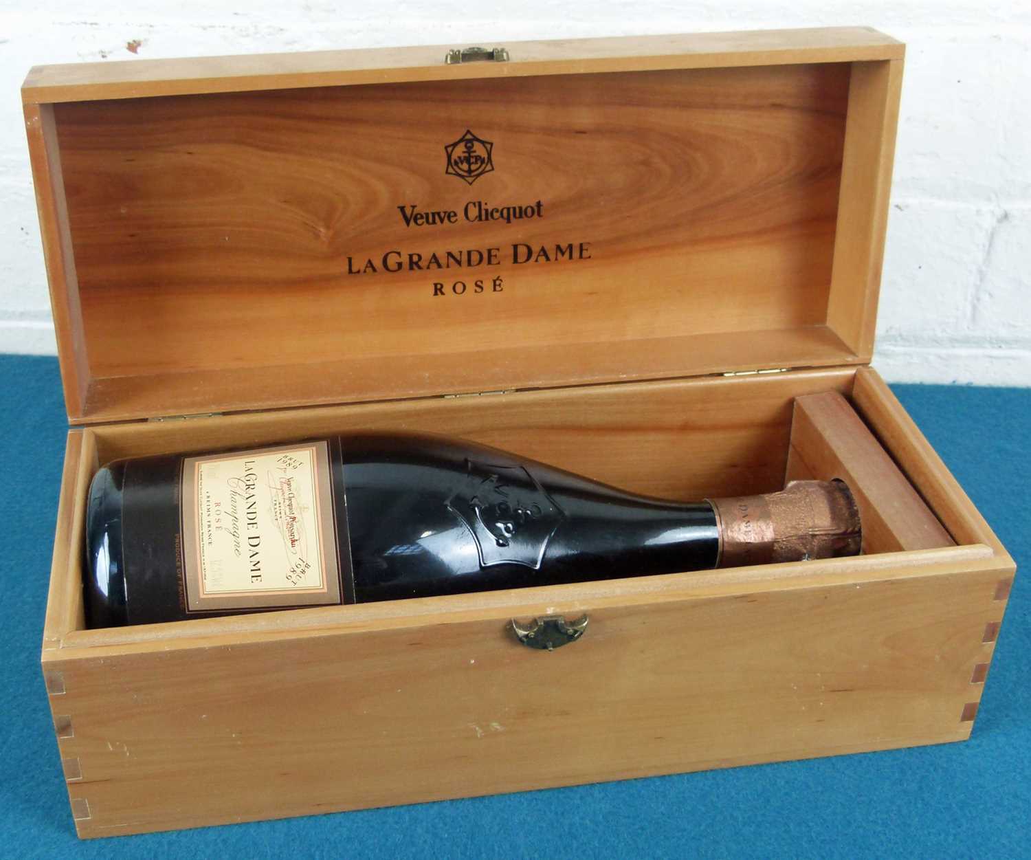 Lot 14 - 1 bottle Champagne Veuve Clicquot Grande Dame Brut Rose 1989