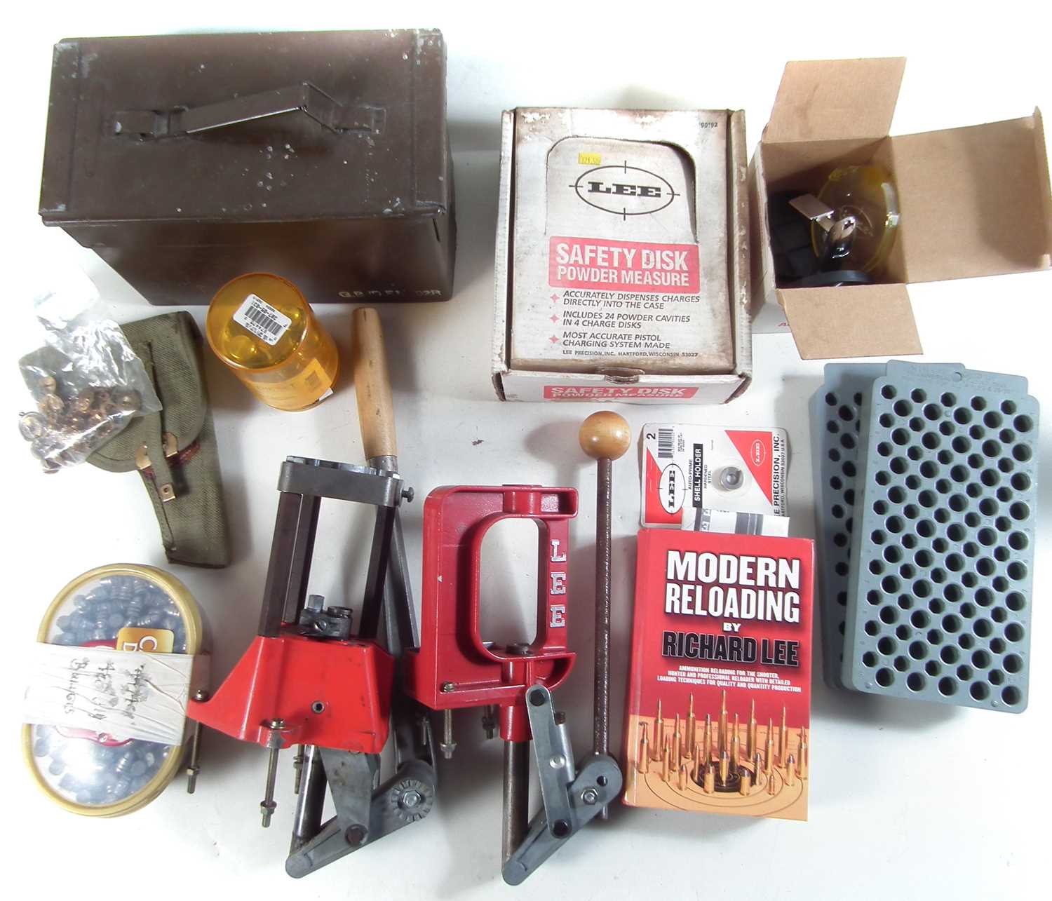 Lot 169 - Collection of reloading equipment
