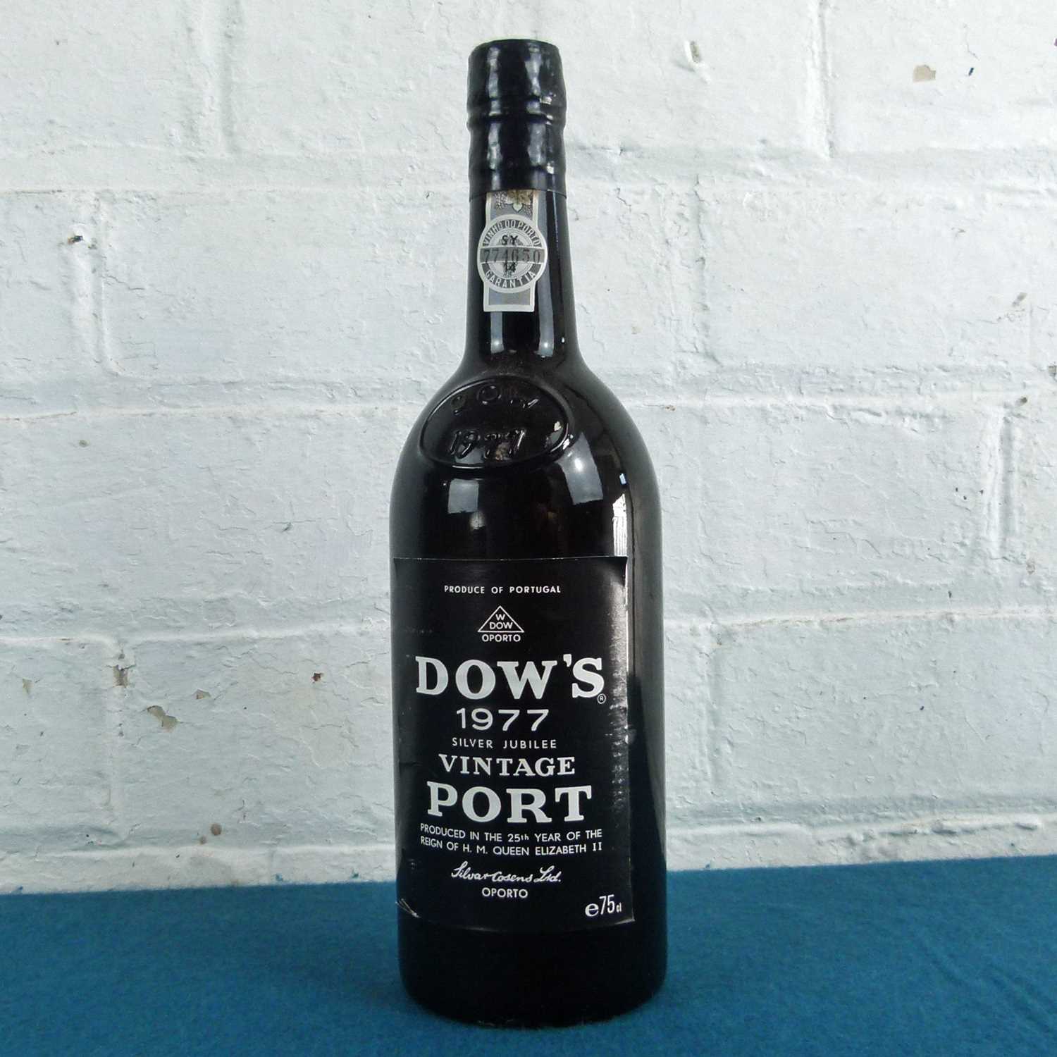 Lot 31 - 1 Bottle Dow’s ‘Silver Jubilee’ Vintage Port 1977