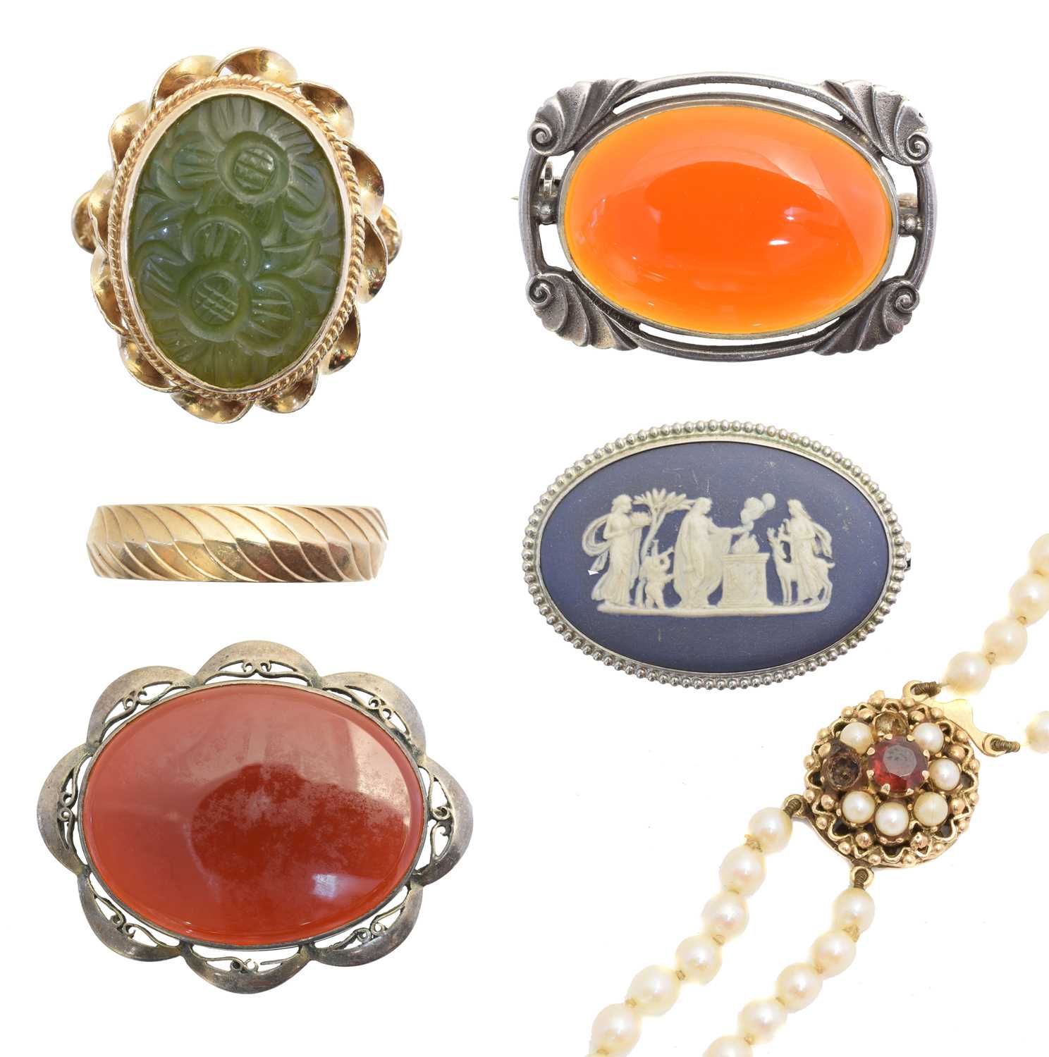 Lot 16 - A selection of jewellery