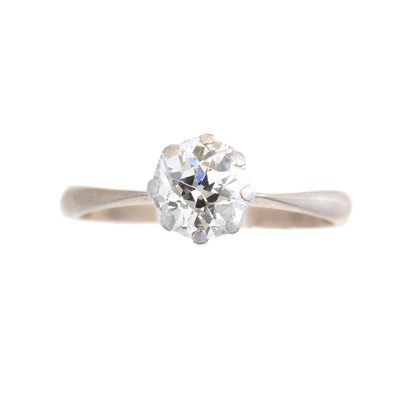 Lot 90 - A diamond single stone ring