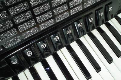 Lot 33 - Menghini piano accordion