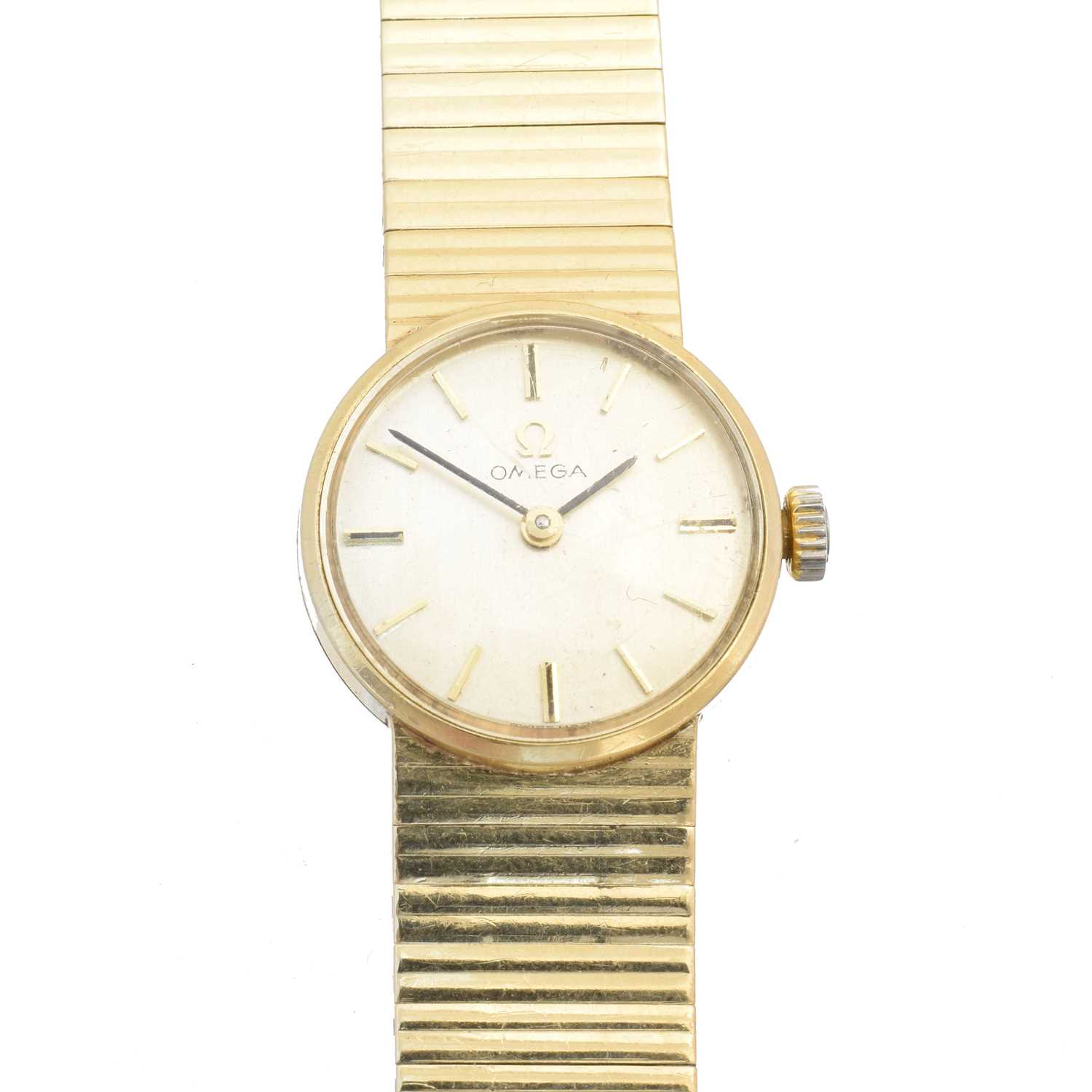 Lot 135 - A 9ct gold ladies Omega watch