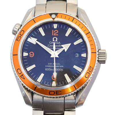 Lot 139 - A stainless steel Omega Seamaster Planet Ocean watch
