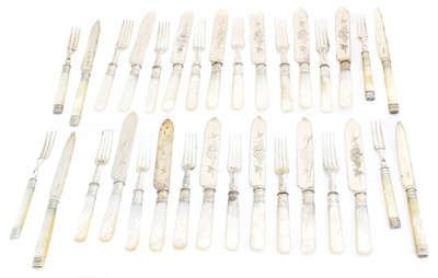 Lot 71 - A selection of silver plated flatware