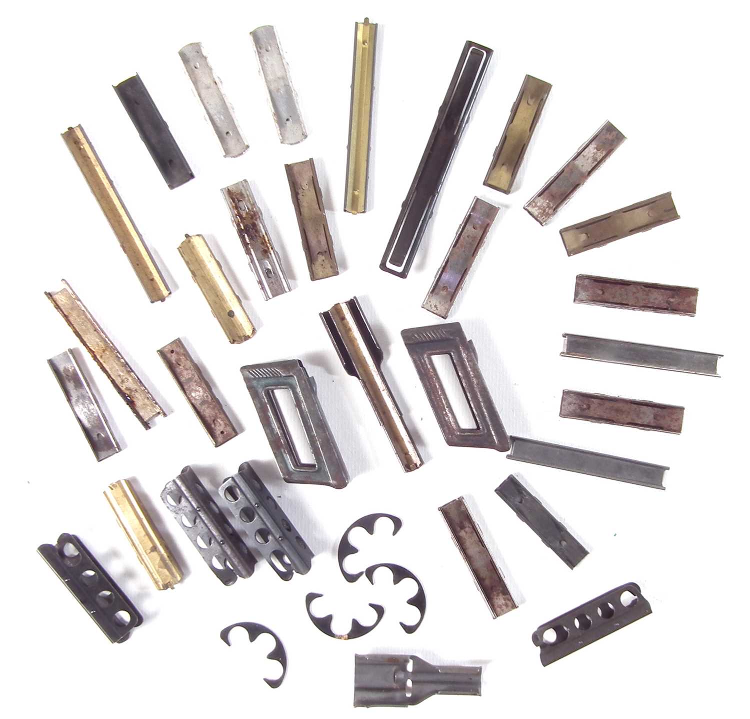 Lot 359 - Assorted vintage stripper clips