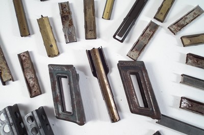 Lot 359 - Assorted vintage stripper clips