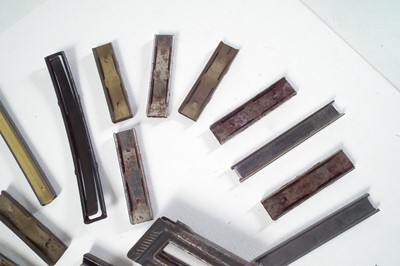 Lot 359 - Assorted vintage stripper clips
