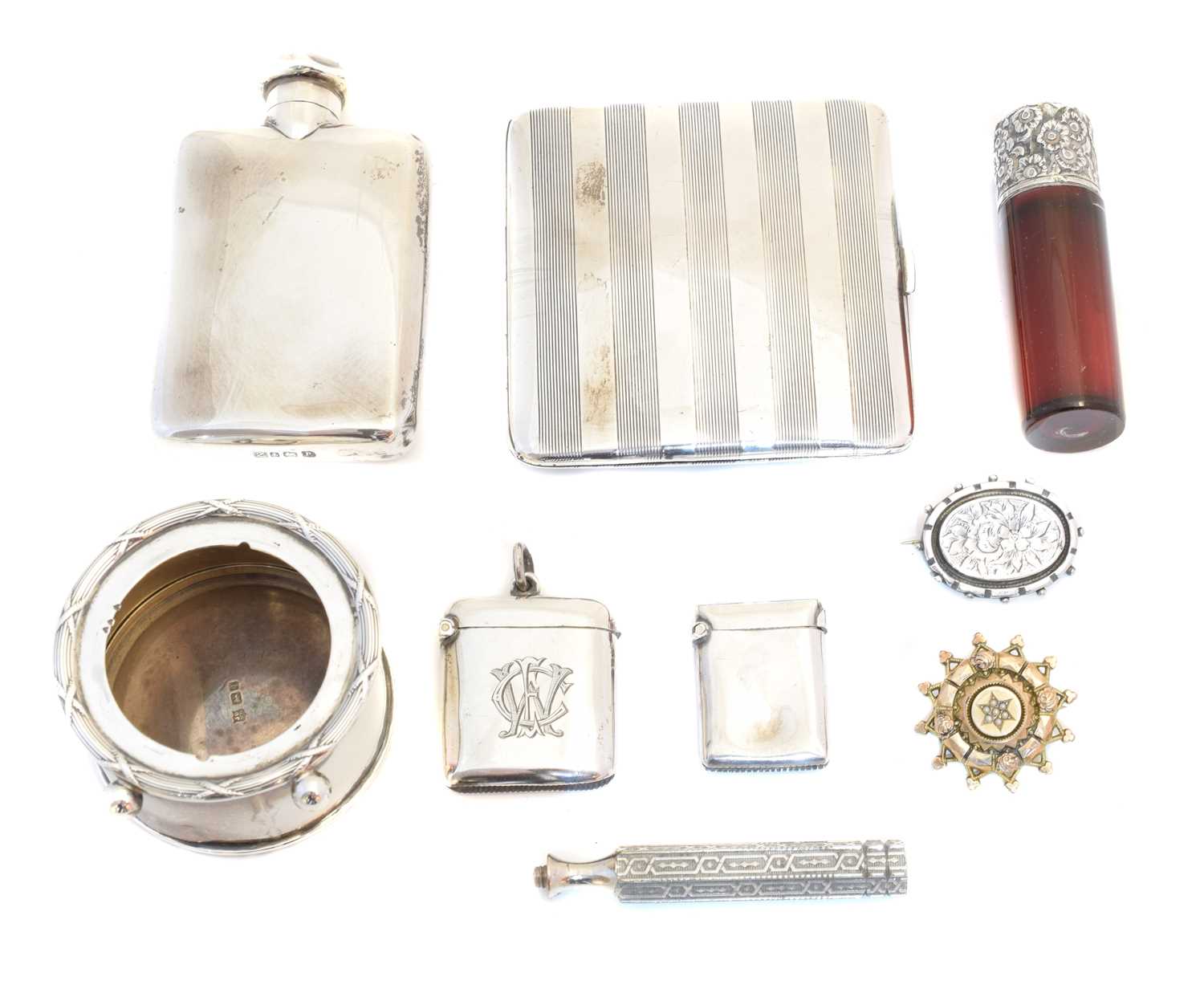 Lot 95 - A selection of silver
