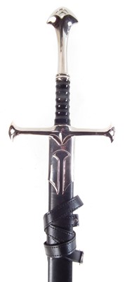 Lot 431 - Anduril Lord of the Rings double-edged sword