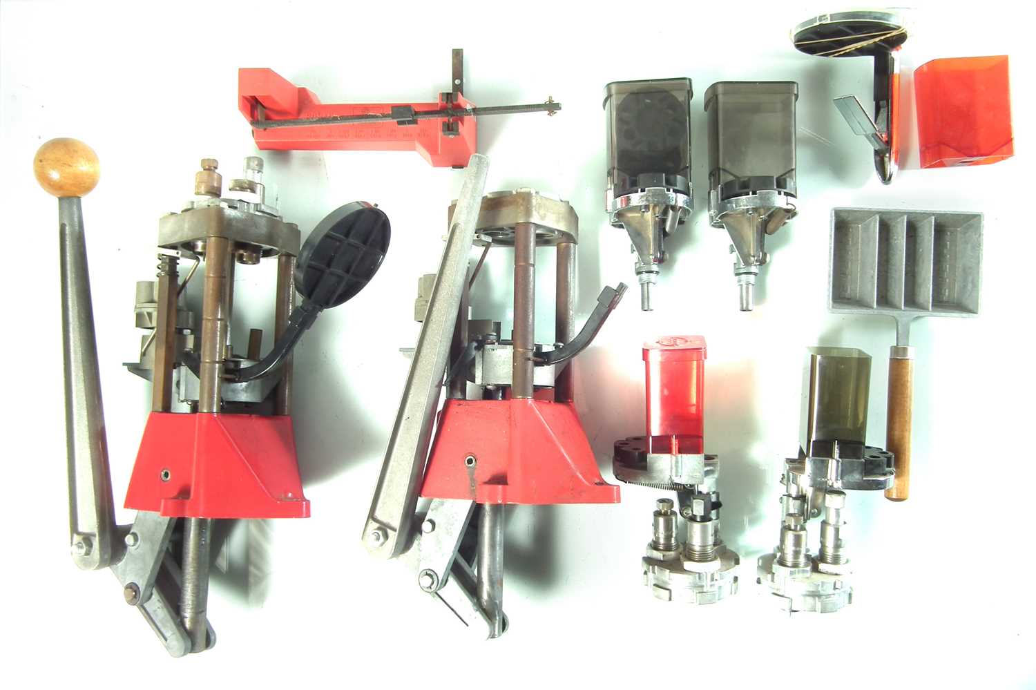 Lot 332 - Reloading equipment