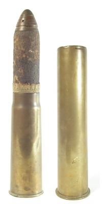 Lot 385 - Composed WW1 shell in 1918 case