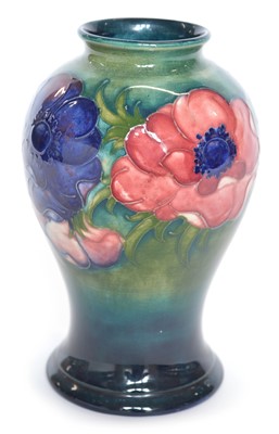 Lot 118 - Moorcroft Anemone Vase