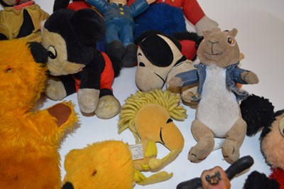 Lot 129 - 22 entertainment-themed toys and teddy bears