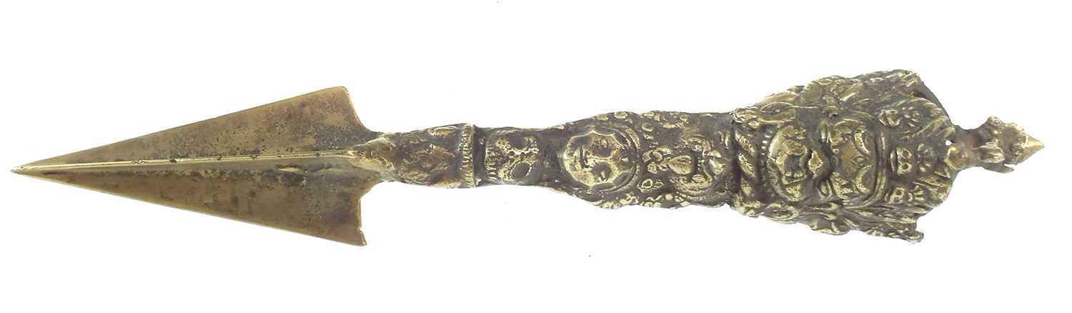 Lot 402 - Tibetan bronze phurba
