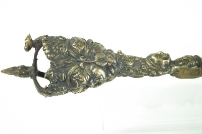 Lot 402 - Tibetan bronze phurba