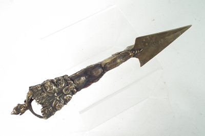 Lot 402 - Tibetan bronze phurba