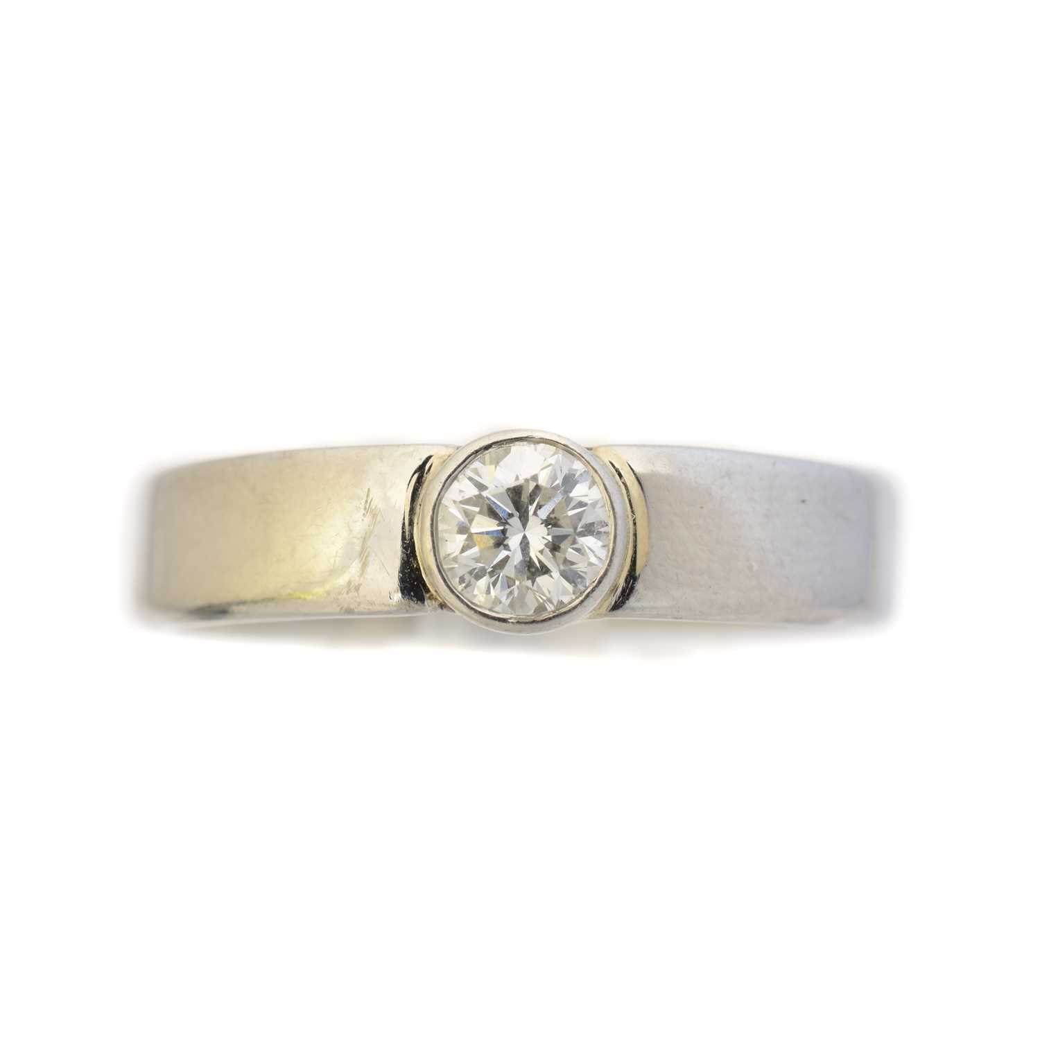 Lot 96 - A platinum diamond single stone ring