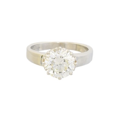 Lot 99 - A platinum diamond single stone ring