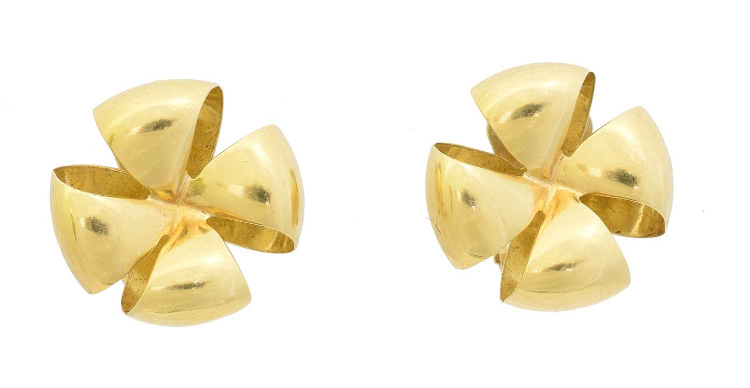 Lot 38 - A pair of clip earrings