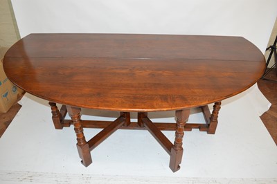 Lot 274 - A good quality oak wake table of 18th-century design