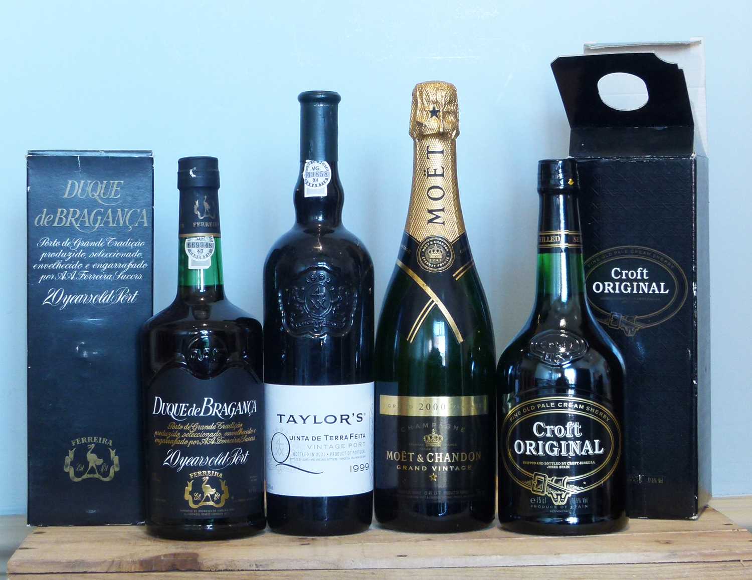 Lot 24 - 4 Bottles Mixed Lot Vintage Champagne, Sherry plus Tawny and Vintage Port