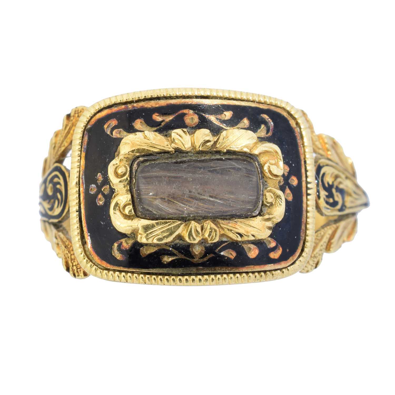 Lot 110 - A William IV 18ct gold mourning ring