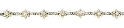 Lot 31 - A diamond bracelet