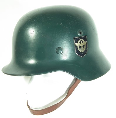 Lot 172 - German M35 helmet