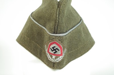 Lot 168 - Collection of items of German Third Reich interest