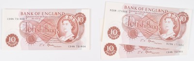 Lot 66 - Twenty-four Bank of England Ten Shillings banknotes, J.S. Fforde.