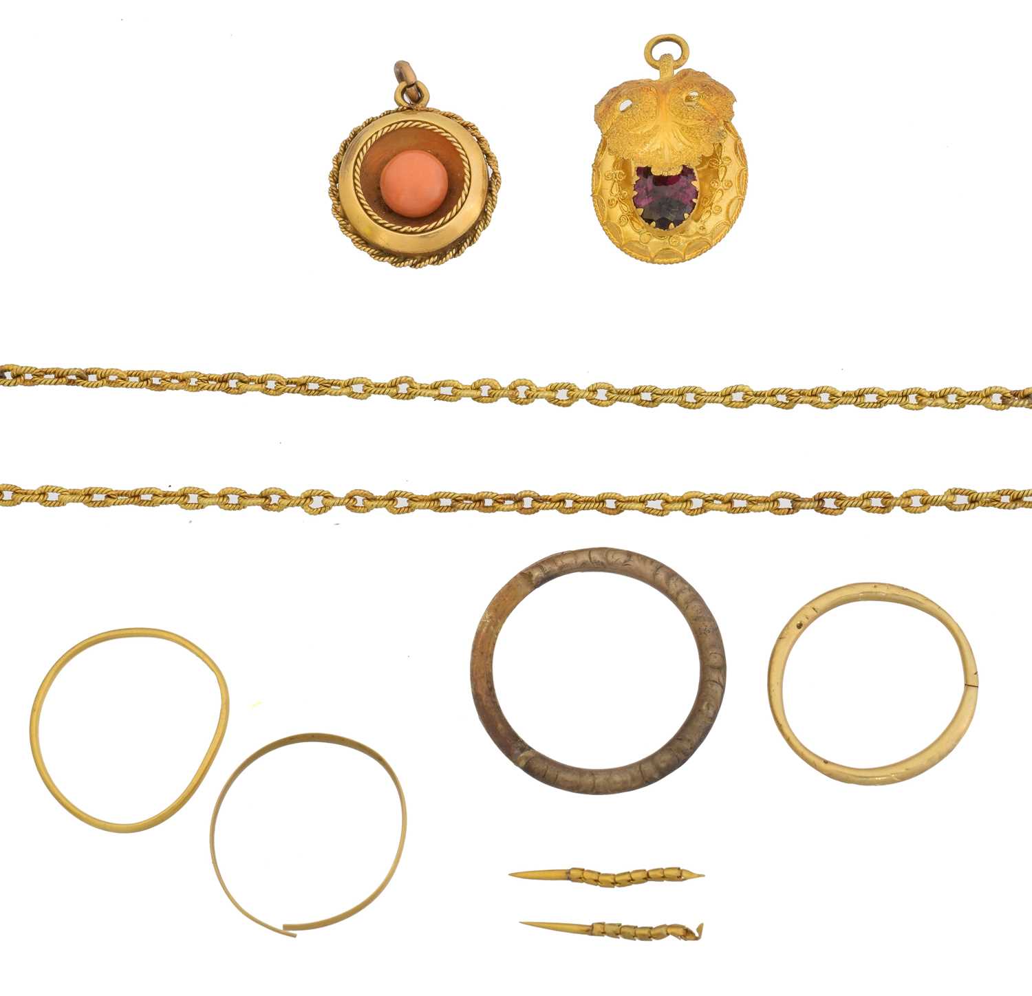 Lot 38 - A selection of jewellery