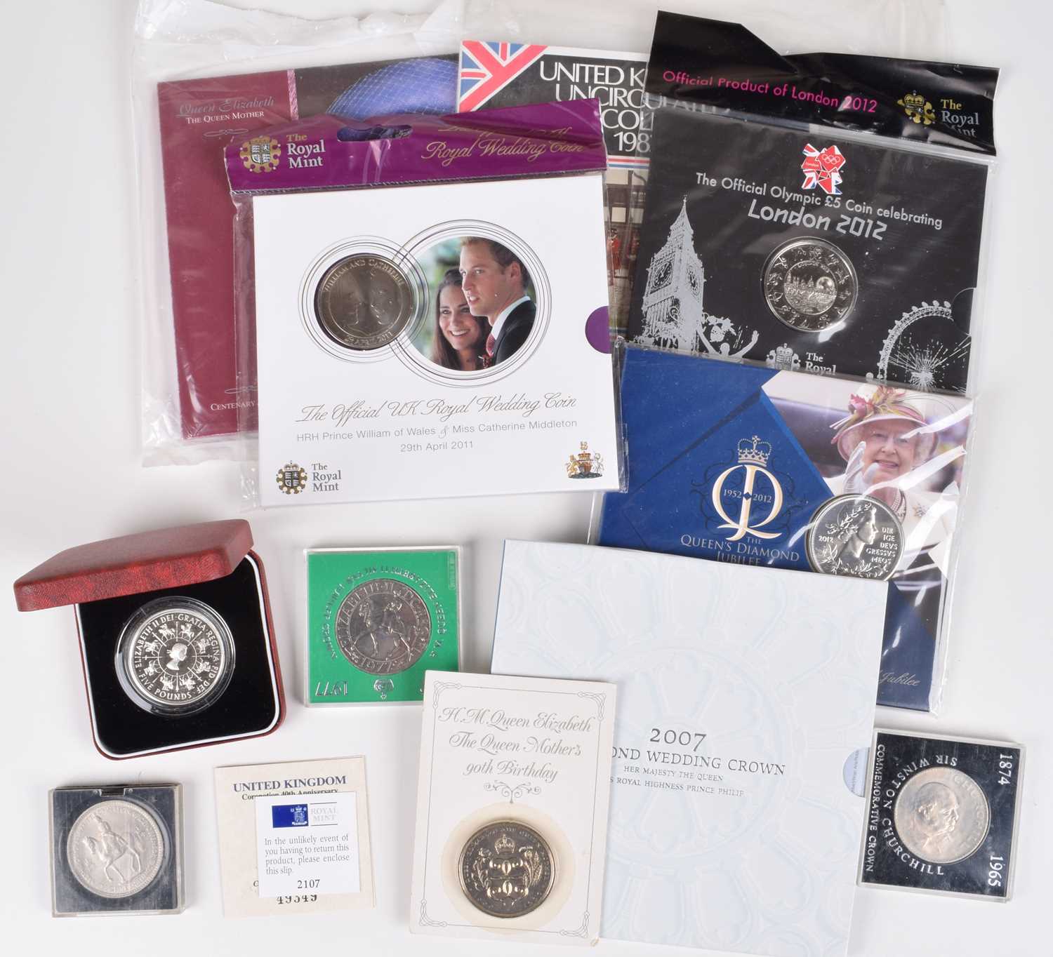 Lot 9 - Large collection of assorted coinage to include banknotes & quantity of silver.