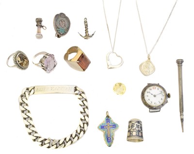 Lot 37 - A selection of jewellery