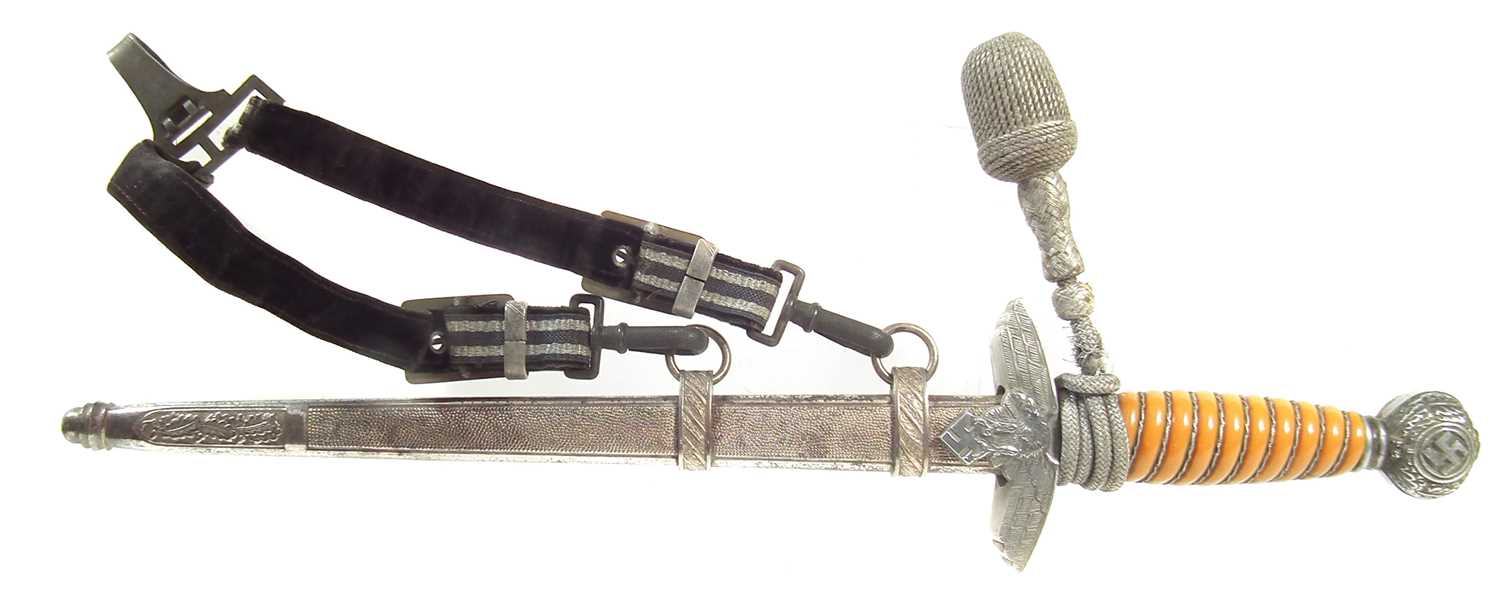 Lot 95 - German WWII Third Reich Luftwaffe officer's dagger