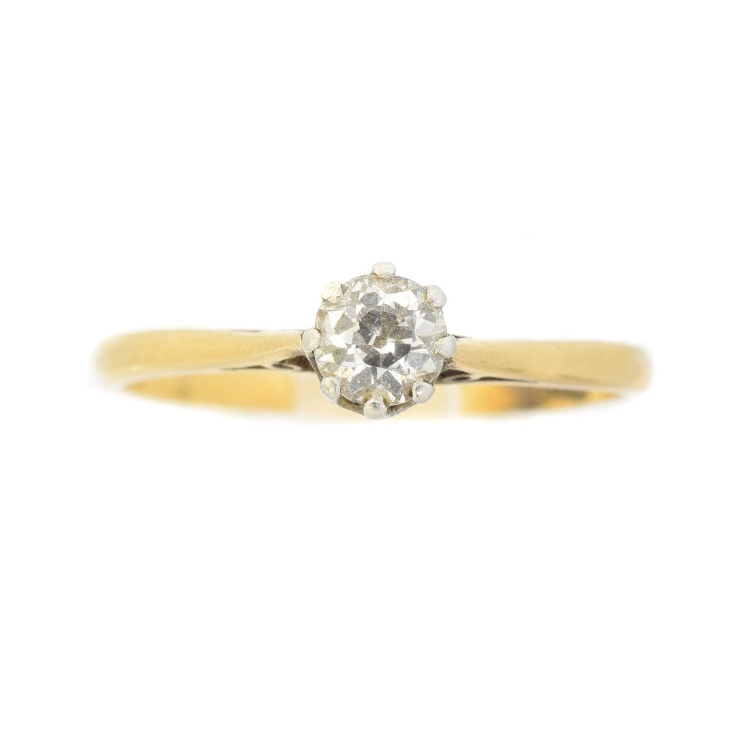 Lot 51 - A diamond single stone ring