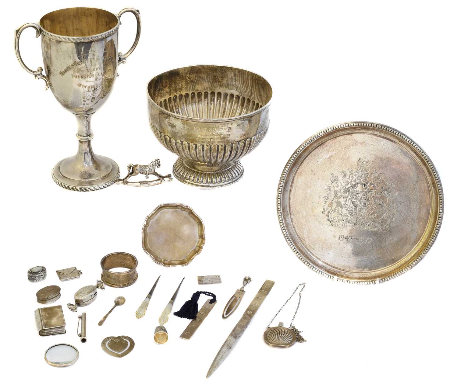 Lot 80 - A selection of silver